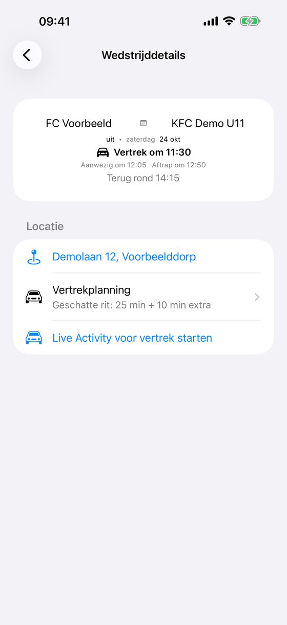 Wedstrijddetails met vertrek om 11:30, aankomst om 12:05 en aftrap om 12:50 met Nederlandse voorbeeldgegevens